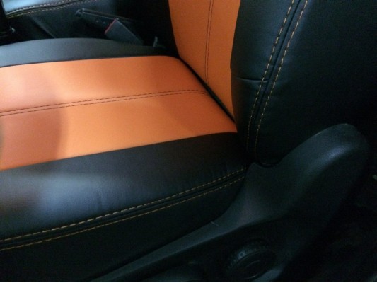 Авточехлы на Nissan Note