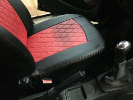 Авточехлы на Renault Sandero Stepway